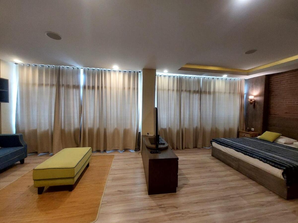 Apartemen Senayan Jakarta Exterior foto